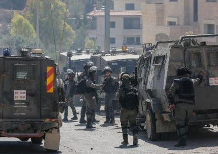 الاحتلال يقتحم مادما جنوب نابلس ويداهم عدة منازل