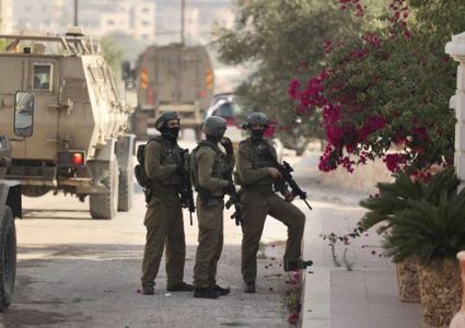 الاحتلال يقتحم بلدتي الظاهرية ودورا جنوب الخليل