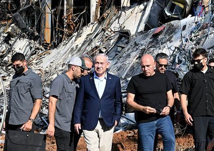 استطلاع معاريف: نتنياهو يقترب من الحكومة- آيزنكوت قد يقرر مصيره