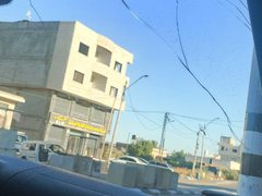 مستوطنون قامو بالقاء الحجاره على سيارة اسعاف النجمه بالقرب من مستوطنة جلعاد غربي نابلس