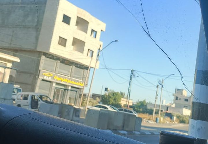 مستوطنون قامو بالقاء الحجاره على سيارة اسعاف النجمه بالقرب من مستوطنة جلعاد غربي نابلس