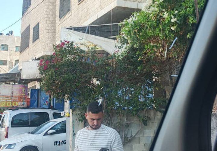 مستوطنون قامو بالقاء الحجاره على سيارة اسعاف النجمه بالقرب من مستوطنة جلعاد غربي نابلس