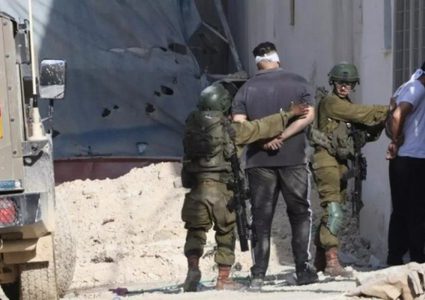 الاحتلال يصيب مواطنًا بالرصاص ويحاصر منزلين في سالم شرق نابلس