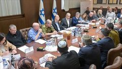 توتر وخلافات حادة داخل "الكابينيت": المصادقة على خطة لتقديم المساعدات في غزة