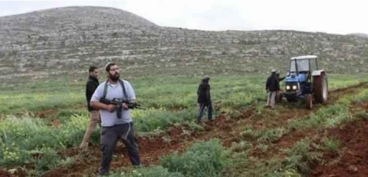 مستوطنون يسرقون معدات زراعية في خربة الفارسية بالأغوار الشمالية