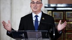 ساعر: نريد إدخال المساعدات الإنسانية إلى غزة دون وصولها إلى حماس