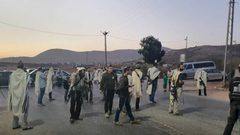 مستوطنون يغلقون طريقا جنوب نابلس