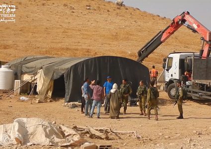 الأغوار الشمالية: مستوطنون يحطمون معدات شبكة الإنترنت في منطقة البرج