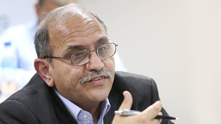 هاني المصري: حلّ السلطة دون بديل وطني يقود إلى الفوضى والاقتتال