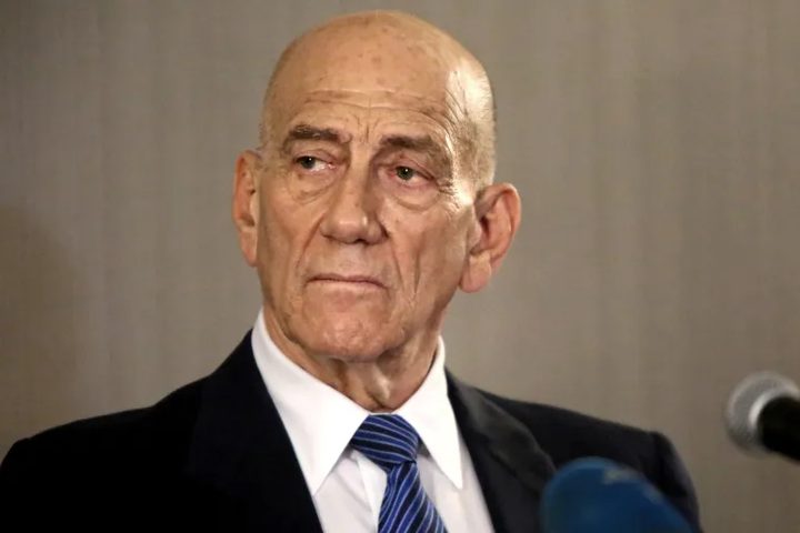 أولمرت: المستوطنون يرتكبون جرائم حرب والجيش يقتل الفلسطينيين يوميا