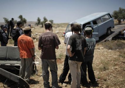 إصابة مسن بجروح خطيرة جراء اعتداء مستوطنين عليه جنوب بيت لحم