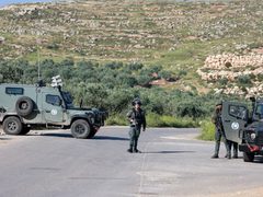 الاحتلال يعتقل شابا من شويكة ويداهم المنازل في اكتابا بطولكرم