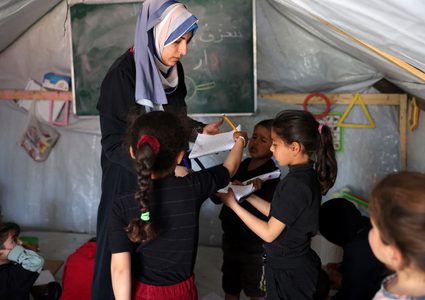 1500 طالب يتقدمون إلكترونيا لـ"توجيهي 2005" في غزة ضمن الدورة الاستكمالية