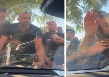 مستوطنون يعتدون على النائب عودة خلال مظاهرة ضد الحرب على غزة