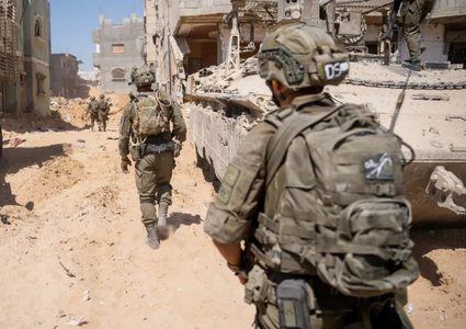 إصابة ضابط وجندي إسرائيليين بجروح خطيرة إثر انفجار عبوة في خانيونس