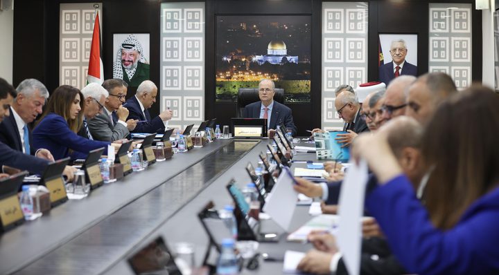 الحكومة تقر ترتيبات جديدة لدوام الموظفين العموميين في ظل الأزمة المالية