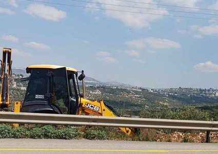 الاحتلال يجرف طريق ذنابة - كفر اللبد شرق طولكرم