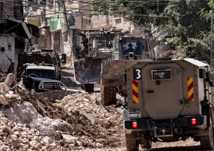 الاحتلال يدفع بتعزيزات عسكرية الى مدينة طولكرم ويتمركز في الحي الغربي منها