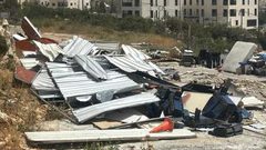 الاحتلال يهدم خياما وبركسات في المغير