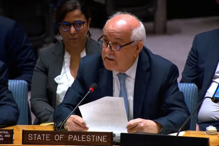 رياض منصور : إسرائيل منحت نفسها الحق في ذبح أهل غزة