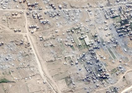 هآرتس: خان يونس مسحت بالكامل و70% من المبان غير صالحة للسكن في غزة