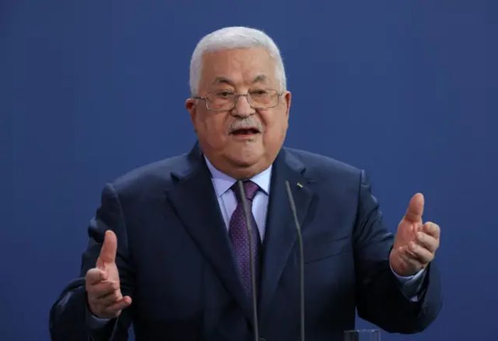 الرئيس محمود عباس: ما يجري في غزة إبادة جماعية ووصمة عار على جبين المجتمع الدولي
