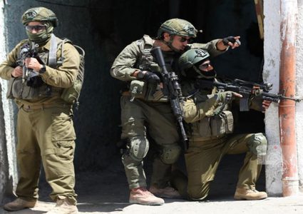 الاحتلال يقتحم بلدة بديا غرب سلفيت ويداهم عدة منازل