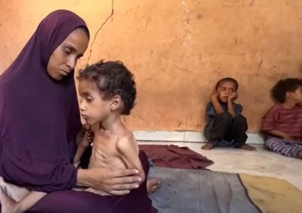 حين يصحو الطفل مشلولًا... غزة تحتضر وعضلات أطفالها تذبل