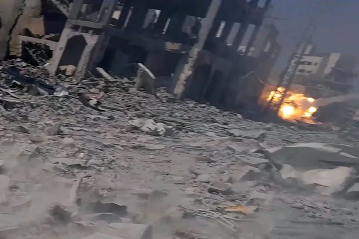 القسام تعلن استهداف ناقلة جند شمال خانيونس