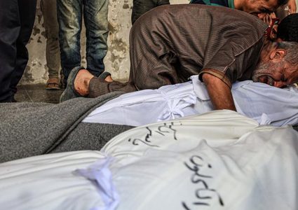 شهيدان وعدة جرحى في قصف الاحتلال خيام النازحين في غزة وخان يونس