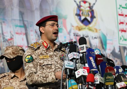 الحوثيون: سنستهدف أي سفن لشركات تتعامل مع الموانئ الإسرائيلية