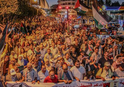 عشرات الآلاف من اهلنا في المغرب  خرجوا الليلة في تظاهرات ضخمة نصرة لغزة وشعبها