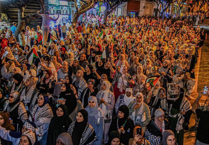 عشرات الآلاف من اهلنا في المغرب  خرجوا الليلة في تظاهرات ضخمة نصرة لغزة وشعبها