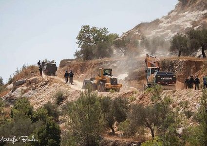 الاحتلال يجرف ارأضي لتوسيع بؤرة استطانية في جنين