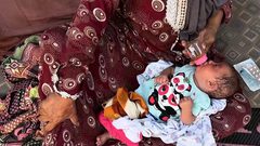 بسبب المجاعة أمهات فلسطينيات يلجأن لوسائل خطرة لإطعام أطفالهن الرضّع في غزة