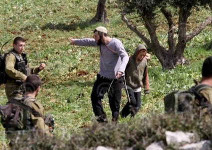 رام الله: إصابة شاب بشظايا رصاص خلال التصدي لاقتحام مستعمرين لدير جرير