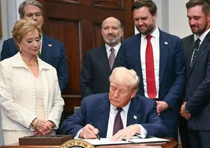 ترامب يفرض رسوم جمركية بنسبة 15% على "إسرائيل"