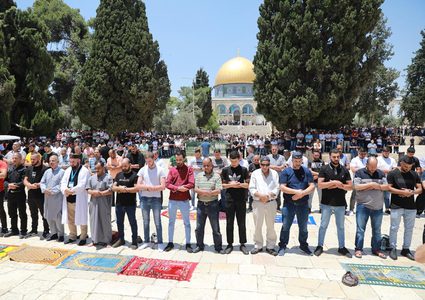 ٤٠ الفا يؤدون صلاة الجمعة في المسجد الأقصى