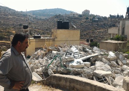 الاحتلال يجبر مقدسيا على هدم منزله