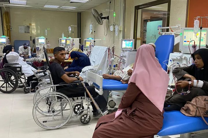 ١٣ جريحا فلسطينيا يصلون الى اسبانيا لتلقي العلاج