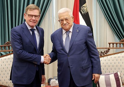 الرئيس محمود عباس: الانتخابات لن تشمل من لا يلتزم بمبدأ الدولة والسلاح الواحد