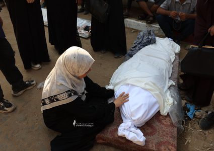 شهيدة وإصابات في قصف للاحتلال وسط قطاع غزة