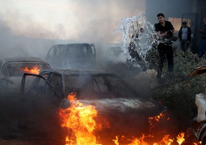 مستوطنون يهاجمون عزبة ويحرقون أجزاءً من ممتلكاتها في ترمسعيا