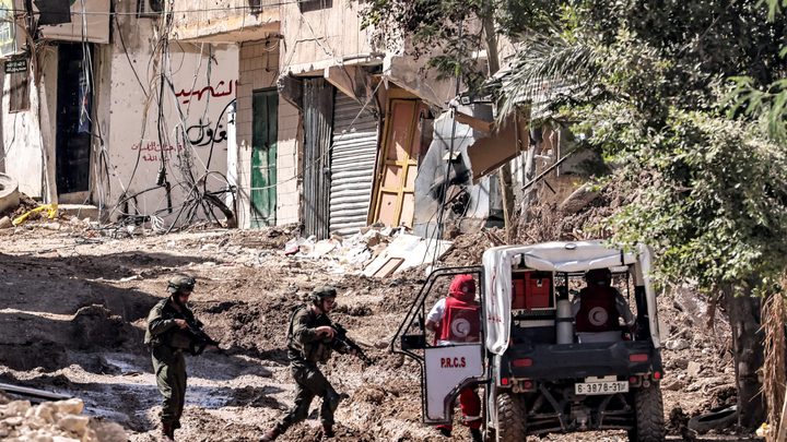 الاحتلال يواصل عدوانه على مدينة طولكرم ومخيميها لليوم الـ191 تواليا