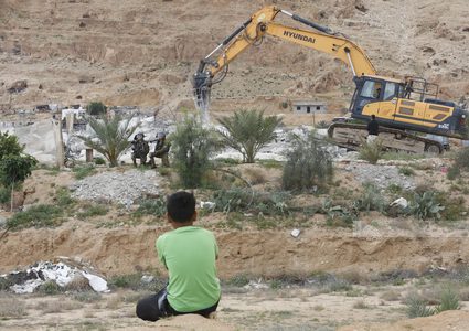 الاحتلال يردم 7 ينابيع مياه في بلدة الظاهرية