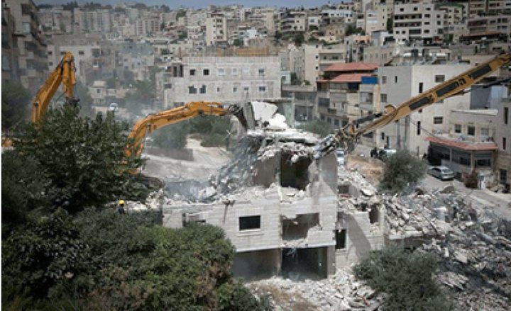 قوات الاحتلال تهدم منزلًا قيد الإنشاء في أرطاس جنوب بيت لحم