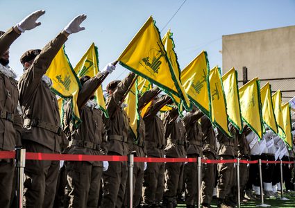 "خطيئة كبرى" و"غيمة صيف".. هكذا علّق حزب الله على قرار تجريده من السلاح