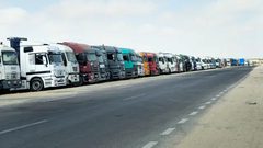 استمرار دخول شاحنات المساعدات إلى غزة وسط قيود إسرائيلية مشددة