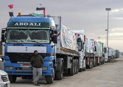 رغم عراقيل الاحتلال.. استمرار إدخال شاحنات المساعدات إلى غزة