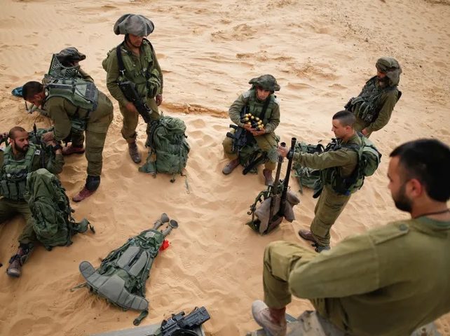 "يديعوت أحرونوت": قرار احتلال غزة سيسقط أمام واقع التنفيذ